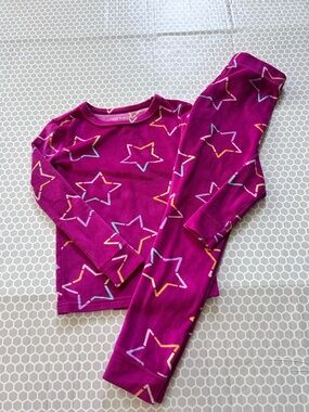Cat & Jack Magenta Star-Print Kids Pajama Set. Size 6